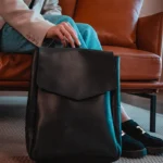 akuratnij-zhinochij-ryukzak-Neat-hendmejd-z-yakisnogo-materialu-vid-krashogo-virobnika-z-unikalnim-dizajnom-abo-firmovim-logotipom-v-magazini-plazabag