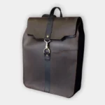 Модний та популярний шкіряний рюкзак для модної жінки і стильного чоловіка з місткими відділами для пристроїв телефона планшета і документів