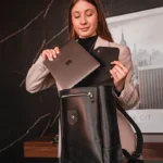 chornij akuratnij zhinochij ryukzak Neat z kompaktnim viddilennyam dlya ultrabuka Apple Macbook-i telefoniv IPhone zi shkiri flotar-crazy horce magazyn-plazabag