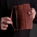 Стильний жіночий гаманець з великими зручними відділеннями для грошей і карток виготовлений хендмейд з преміум шкіри crazy horce в кольорі коньяк