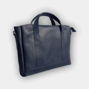 nadijna-sumka-dlya-noutbuka-activity-chornogo-koloru-dlya-makbuka-apple-yakisna-ta-funkcionalna-dlya-biznesu-firmi-plazabag