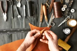 Виготовлення шкіряних сумок рюкзаків та хендмейд з натуральної сировини з модним дизайном для щоденного використання