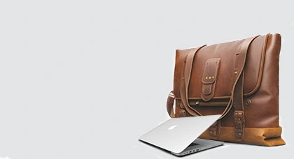 Баннер дозволяє купити сумку з натуральної шкіри для ноутбуків, чохли ручної роботи для планшетів та телефонів, чохол AirTags, сумка для Apple
