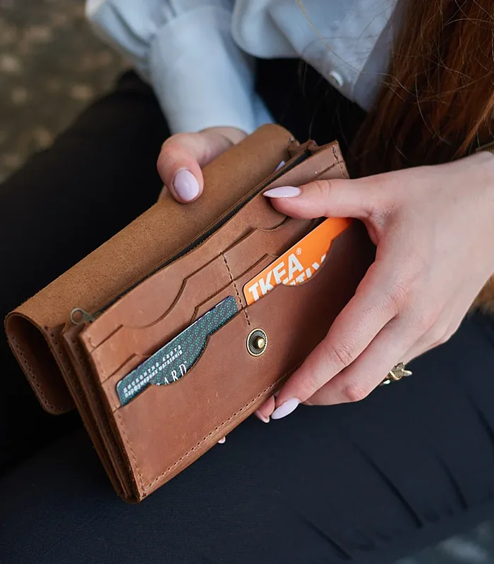 Гаманець в класичному стилі для сучасних жінок Класичний жіночий гаманець Simple для ділового стилю зі зручними відділеннями та надійним замком і зручною кнопкою виготовлений з якісної шкіри