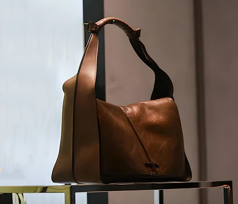 Дизайнерська сумка хендмейд під індивідуальне замовлення Модна дизайнерська сумка хендмейд з натуральної шкіри високої якості під корпоративне або індивідуальне замовлення