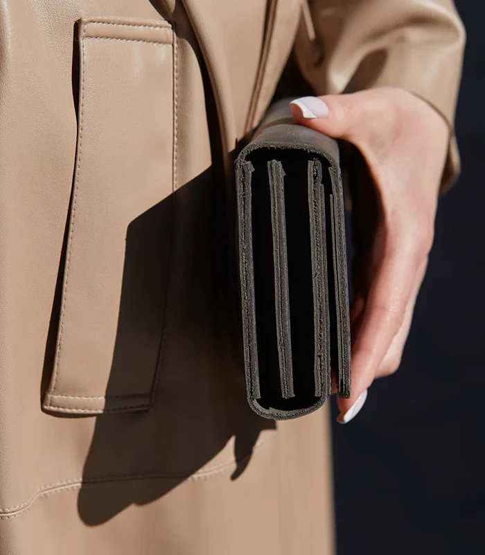 Універсальний гаманець зі шкіри crazy horce з відділеннями великого розміру для захисту документів, грошей та надійного зберігання монет