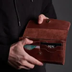 Жіночий гаманець надійного пошиву зі шкіри високої якості для безпечного зберігання карток, монет і банкнот зроблений хендмейд в класичному стилі