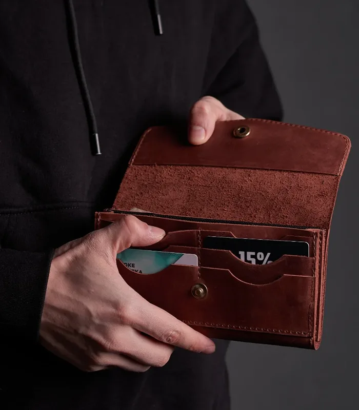 Жіночий гаманець для безпечного зберігання карток Жіночий гаманець надійного пошиву зі шкіри високої якості для безпечного зберігання карток, монет і банкнот зроблений хендмейд в класичному стилі